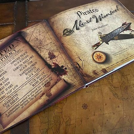 크리스탈리버 Professor Rousseau'S Pirates Lair 아파트 외부 사진